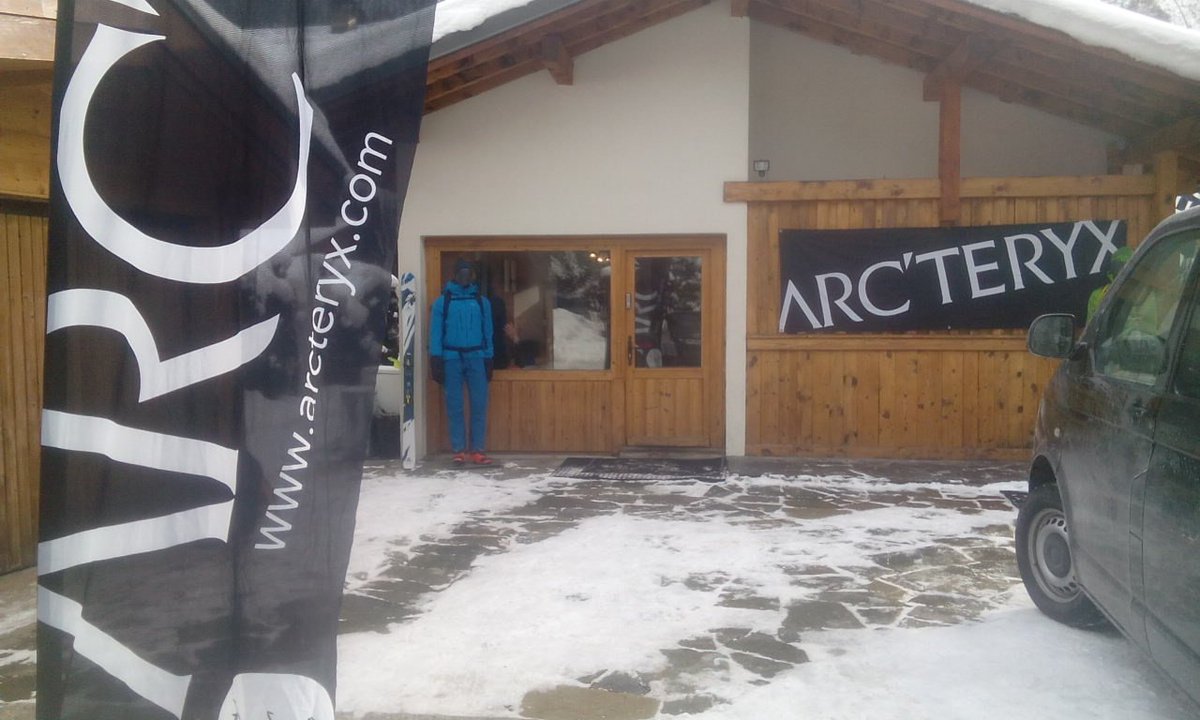 TrekandMountain's tweet photo. Arriving for the launch of @Arcteryx new #Procline ski mountaineering boots and #Voltair airbag #Chamonix https://t.co/G1iLCifuPw