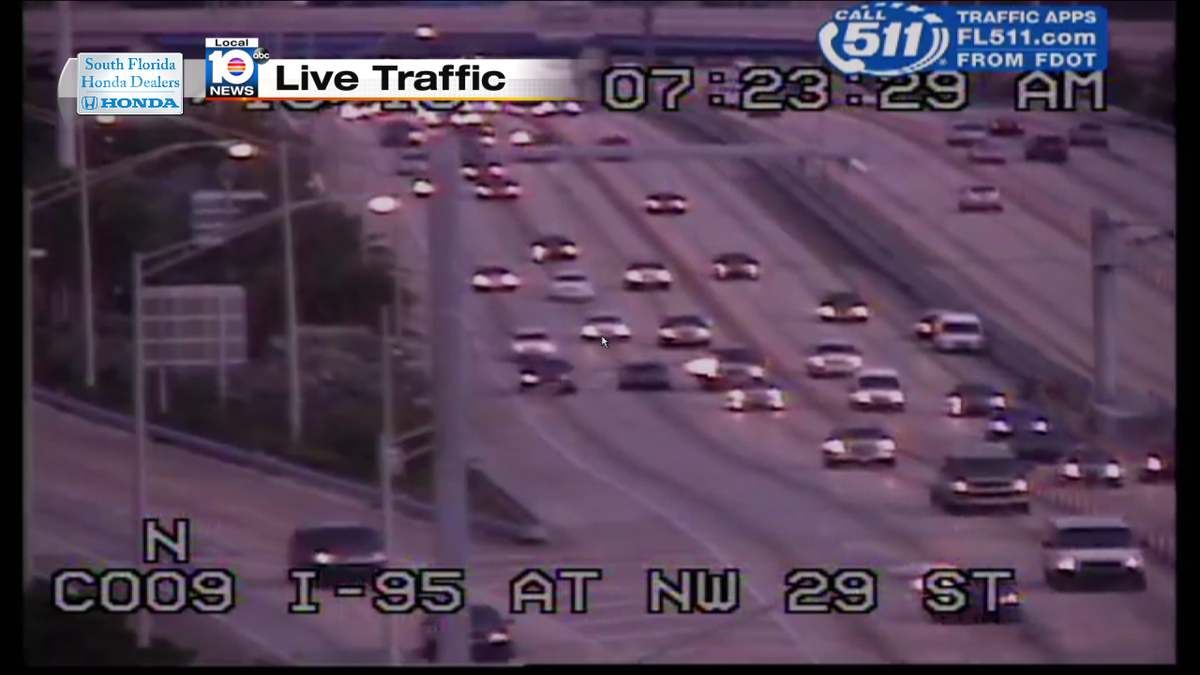 Crash on I-95 SB Express Lanes on the approached to Downtown Miami #TRAFFIC #MIAMI https://t.co/eZgUqloO1e