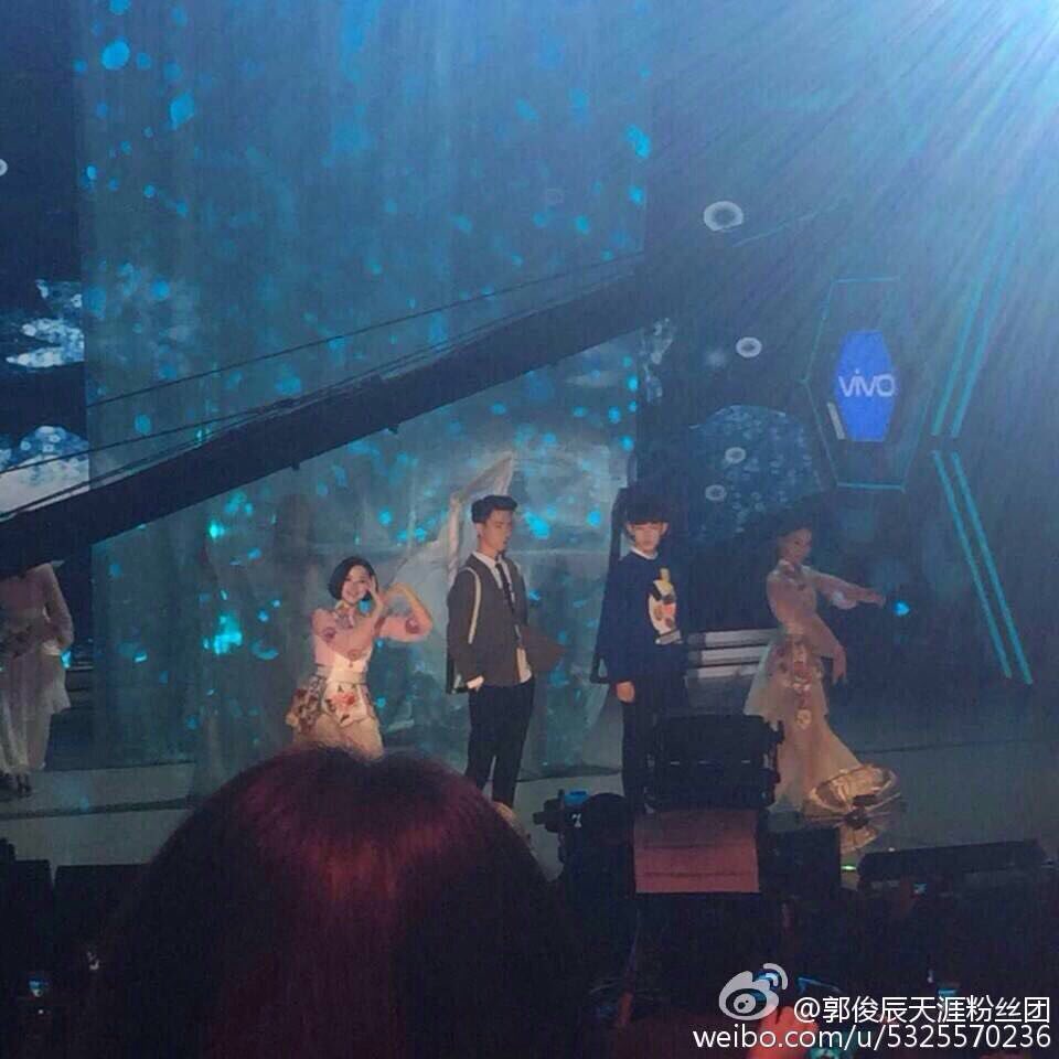JustFor_AlanYu's tweet photo. [PIC] 16.01.18 #于朦胧 recorded Happy camp at Changsha, hunan radio and televition #AlanYu (4) https://t.co/ncuWSg5aLG