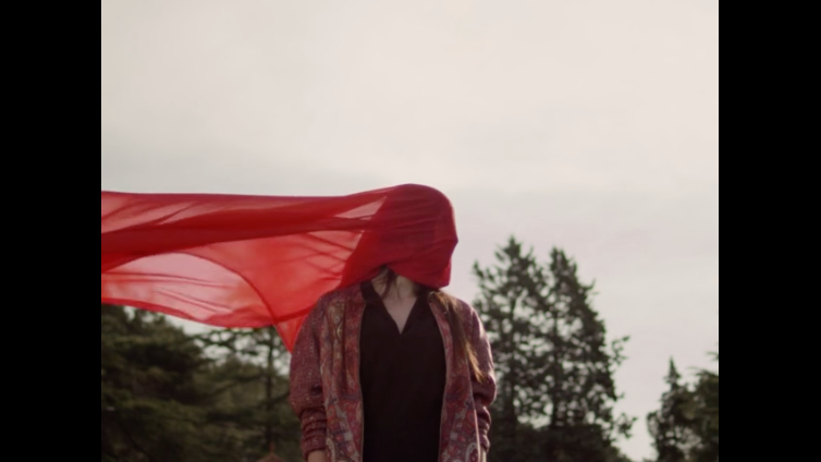 What do you make of this strange music video for 'Awake'? Let us know with a mention! digitalcanvas.co/2015/08/24/aww…