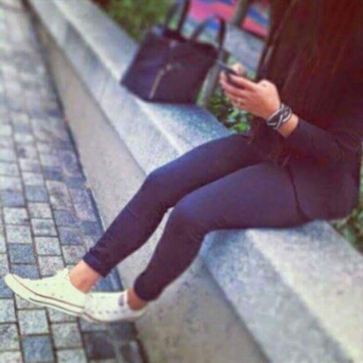 شكد#حررررام
من ادزلك روحي وي ذيج الرساله.....
وحتى مترد #السلام......