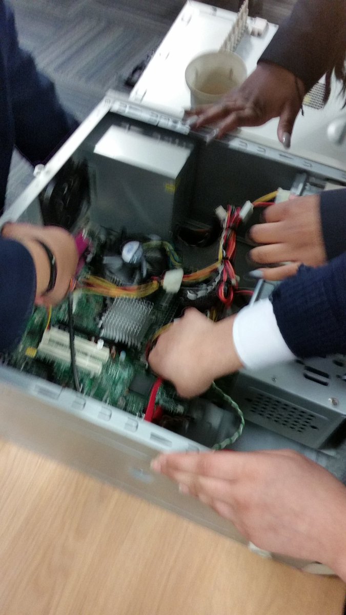 Computing_MrsJ's tweet image. Year 10 Computing #discover #whatsinside