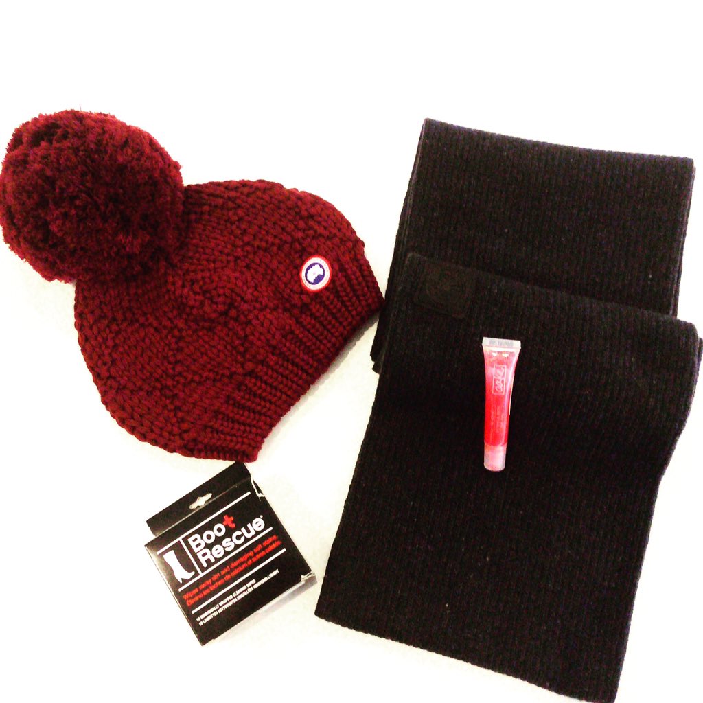 Robert_Simmonds's tweet photo. Must have Monday's! Get ready with these essentials! 💃🎀💁😎
#canadagoose #bootrescue #lipstickshine https://t.co/4mt1zm8KJY