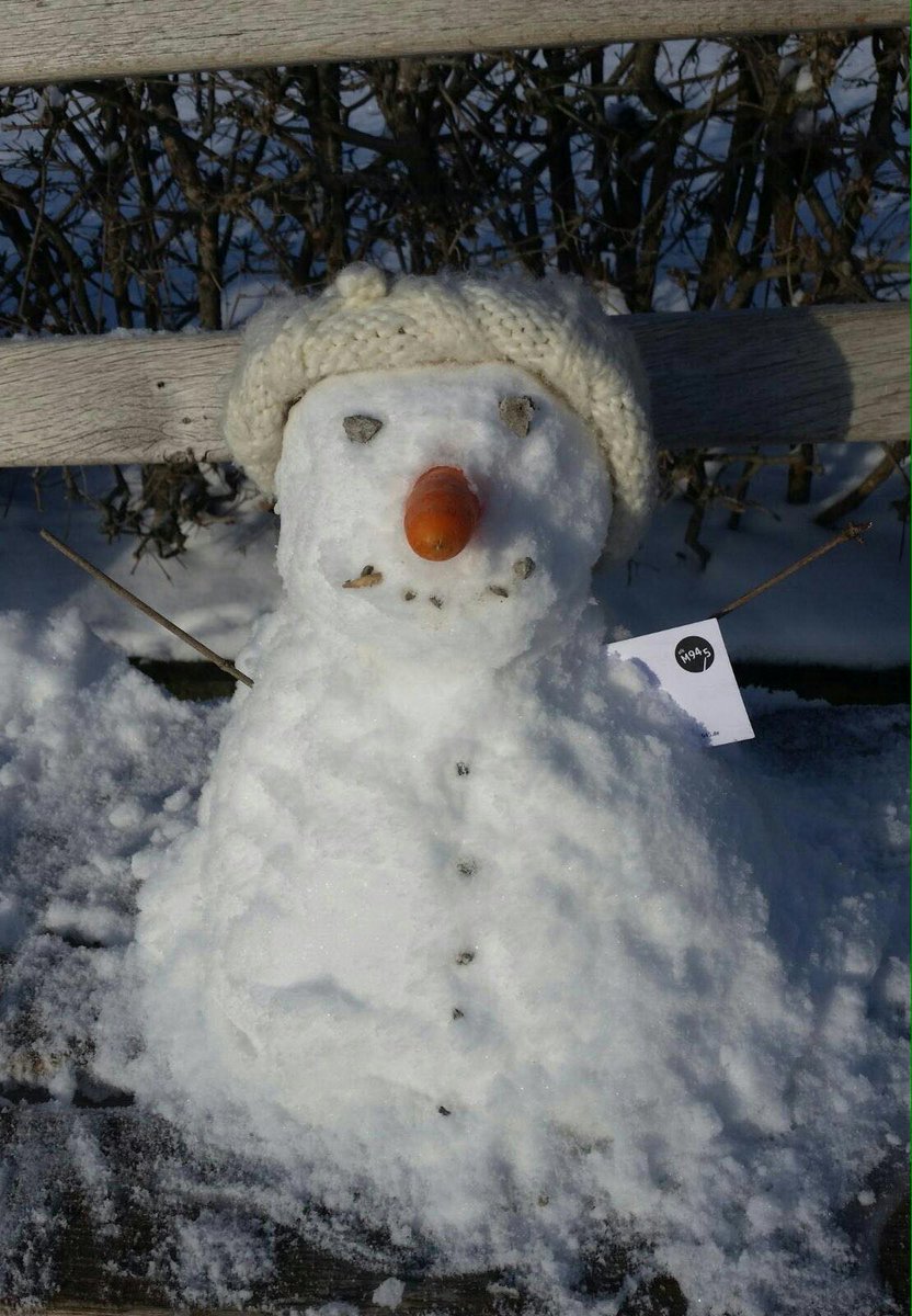 m945's tweet photo. Wintereinbruch! Für unsere Server so überraschend wie für Bus&Bahn. Ab 16h hoffentlich wieder live. #Notfallprogramm https://t.co/GgMNUQ5gEG