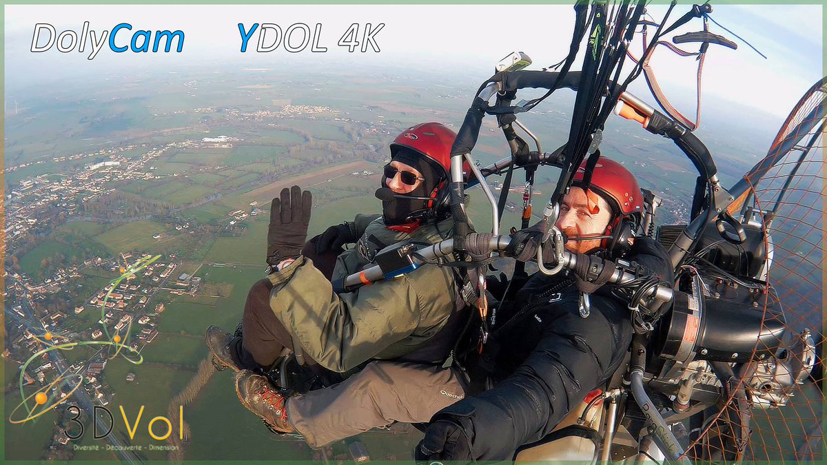 DolyCam's tweet photo. Photo du jour !
Patrice Beffrey avec sa nouvelle #YDOL. Apparemment la vie est belle :) https://t.co/4UFPcsTuzm