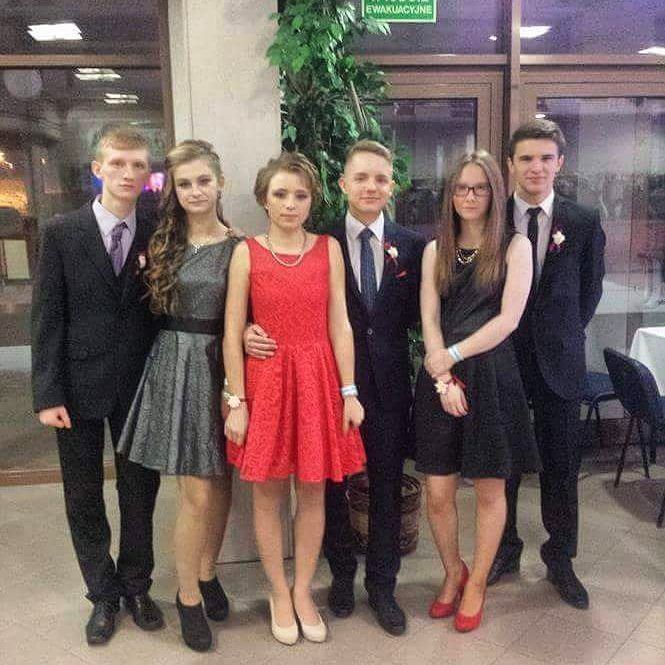 #studniowka #prom #besttime #friend #polishgirl #girls #instaphoto #vscocam #like4like #l4l #followme by _maqdzia