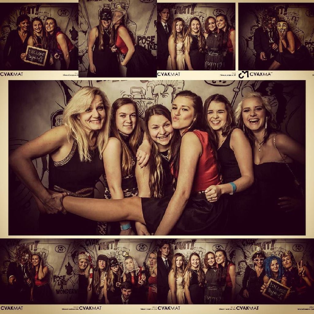 Jo, celkem se mi to tam i libilo 😑😂
#prom#promball#naslupkynikdoneni#nejlepsiucitelka#topnight 😂😂 by simeonka