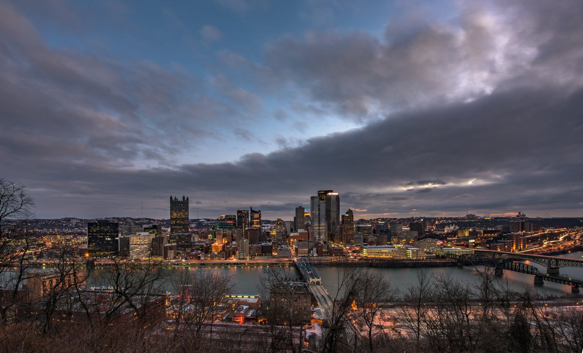 DaveDiCello's tweet photo. Blue skies start to emerge as a cloud front passes over #Pittsburgh during today's frigid morning. Happy Monday! https://t.co/qrmhyoCkSf