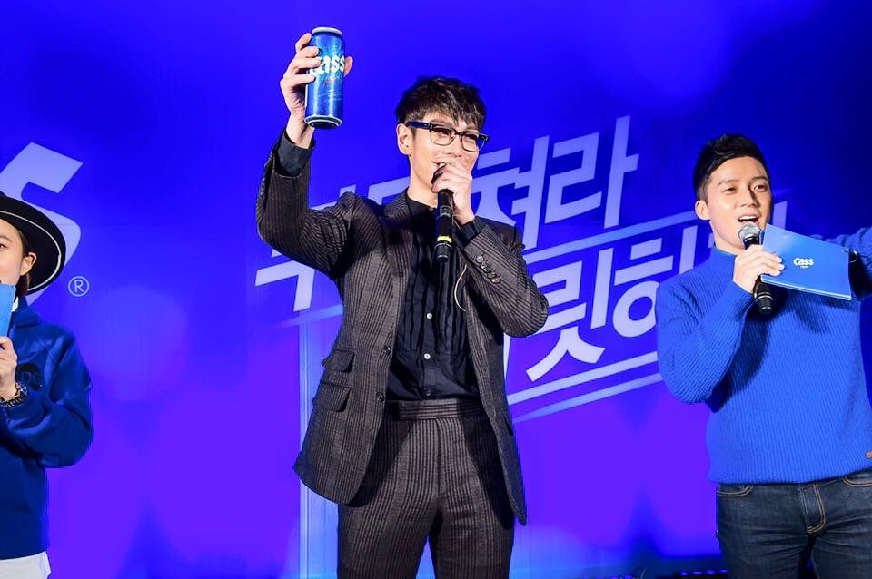 TeamBIGBANG's tweet photo. Cass' Facebook photo update #CASSBEATS #ν #TOP #3 https://t.co/E1hwQsL7tO