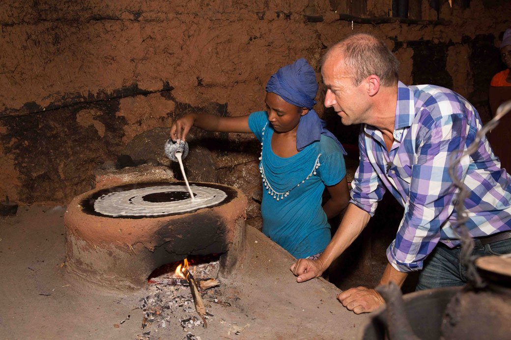 Maak kennis met houtbesparende cookstoves in deel 4 van onze mini-docu met @weermanreinier bit.ly/1ZH3wRj