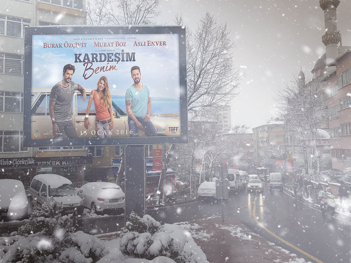 kardesimfilm's tweet photo. Dışarıda hava buz gibi ama sinemalarda sizi sımsıcak bir film bekliyor: Kardeşim Benim! #KardeşimBenim https://t.co/PpKjPtazLk