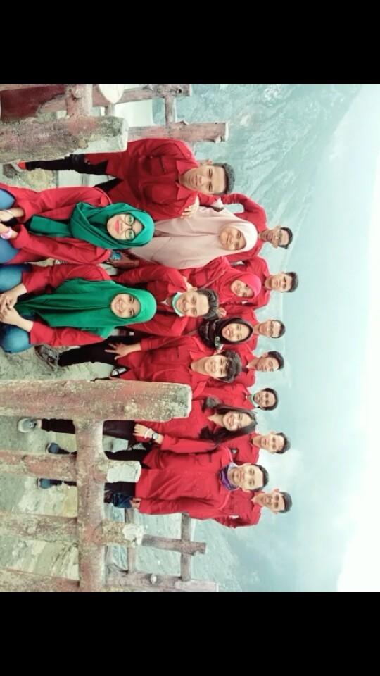 fahridamara's tweet photo. Baru kenal sebentar tpi keakrabannya udah kaya keluarga #asprakkimiadasar #akamigasbalongan https://t.co/vOrT7TVFfm