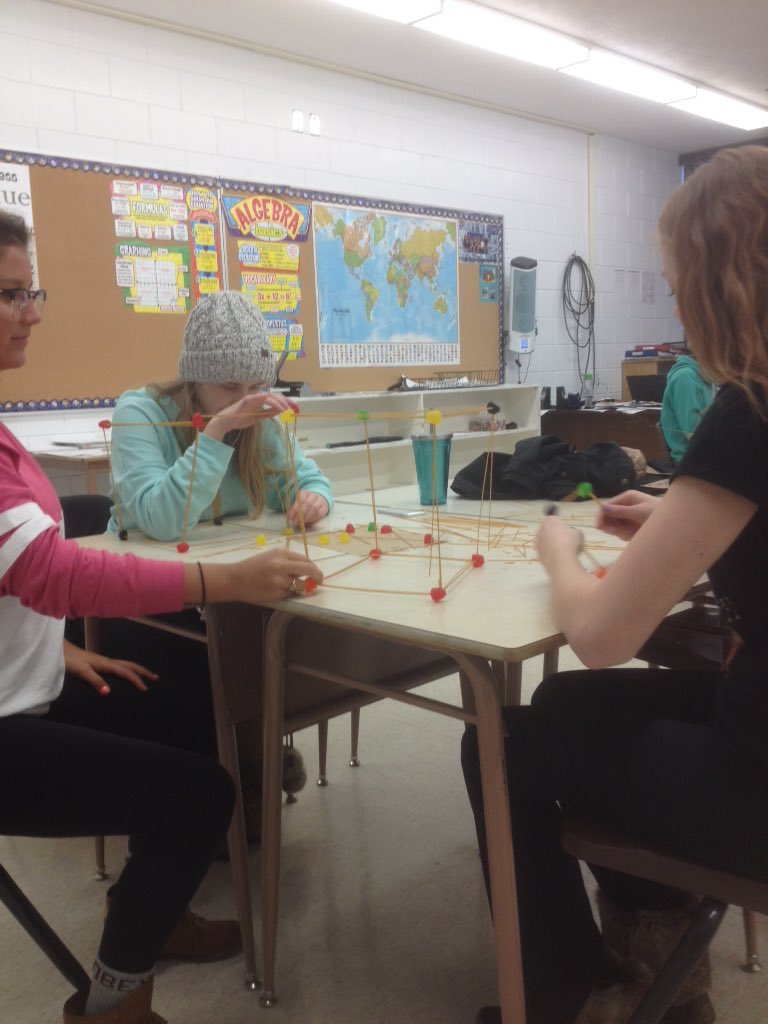 rwbergman's tweet photo. RCI health - grade 11 &amp; 12 team building  @RivertonCI  @evergreen_sd https://t.co/ruDzNUREaK