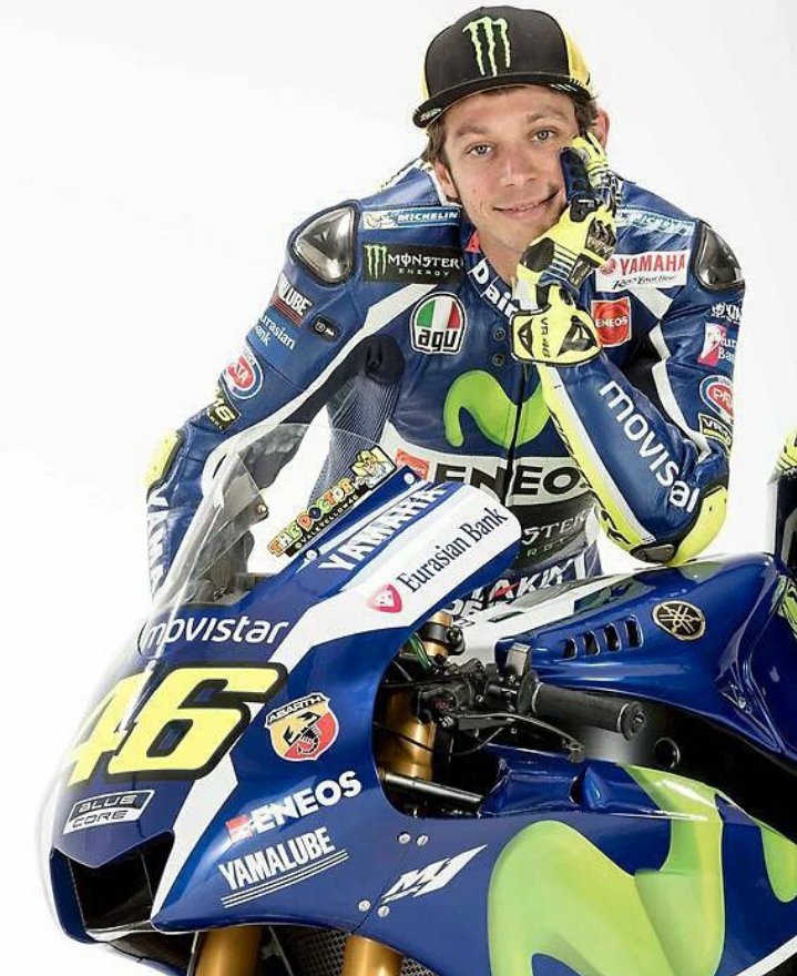 VR46Live's tweet photo. :))) udahlah bang.. Neng nyerah!! 

Pic from #valentinorossiworld IG https://t.co/4KCyDY4JrL