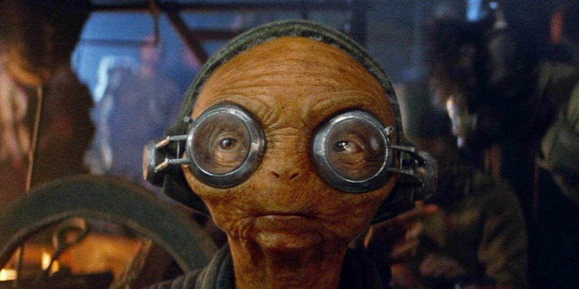 StarWarsReport's tweet photo. A deleted scene from 'Star Wars: The Force Awakens' reveals a new character's awesome power

https://t.co/8EUJpGIfZR https://t.co/il9RPFAwzx