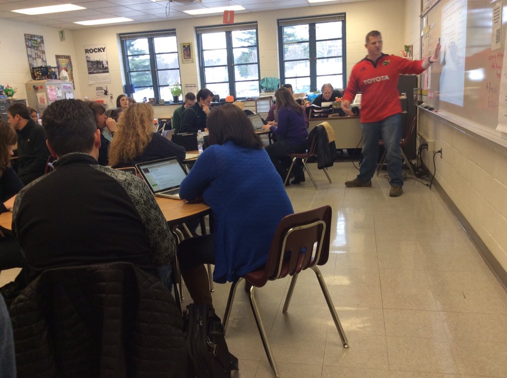 scotthand's tweet photo. Teachers teaching teachers. Best kind of PD. Enhancing our blended learning @FCASD @FCASDEdTech #FCBold @Karavlan https://t.co/js9zfdUdsf