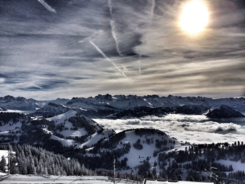 rafaelbeutl's tweet photo. rigi kulm....outstanding 👍🏻❄️💥🍾 @MirjamJaeger https://t.co/aCQDA7xEoQ