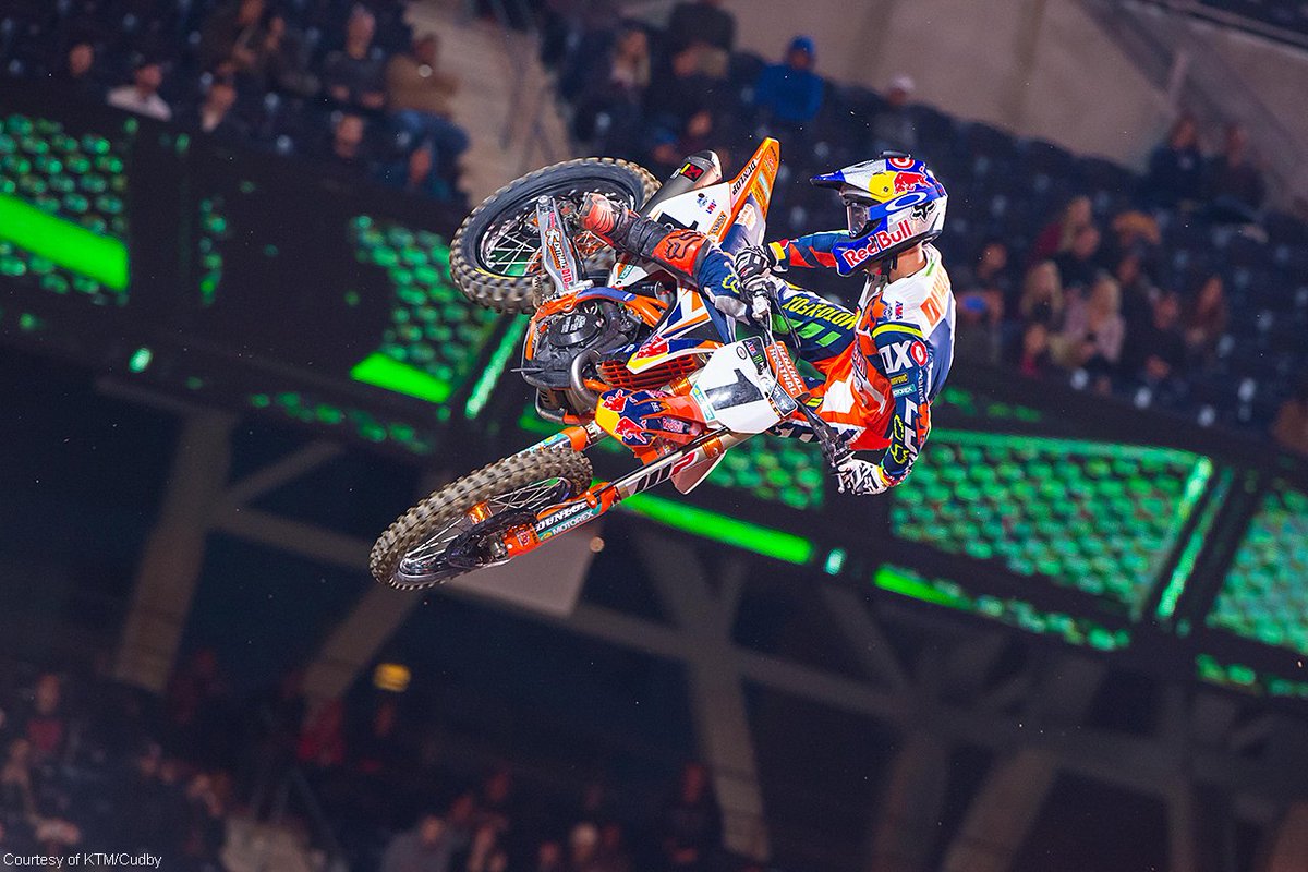 Congrats to #RedBull #KTM’s Ryan Dungey, the defending 450 Supercross champion!