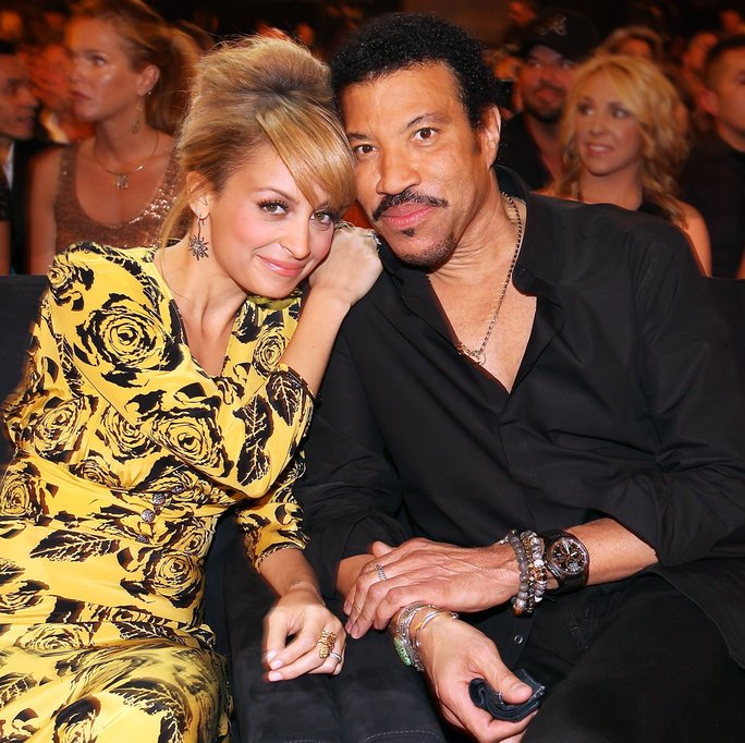 InStyle's tweet photo. .@nicolerichie and Lionel Richie bust some serious moves in this hilarious Instagram video: https://t.co/jhmIDApsKe https://t.co/e9tCE3YM3r