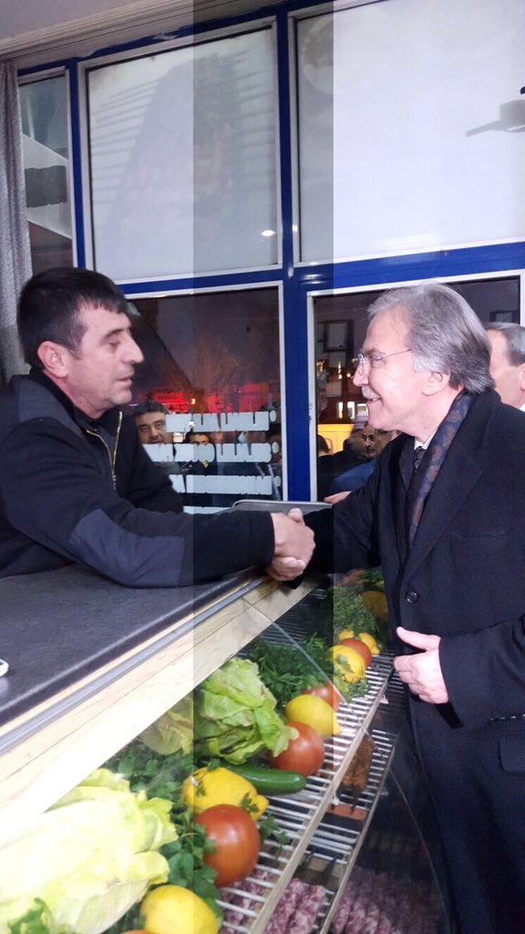 Şanlıurfa Milletvekilimiz <a href="/Mehmet__Akyurek/">Mehmet Akyürek🇹🇷</a> ile Viranşehir ilçemizde esnaf ziyaretindeyiz.