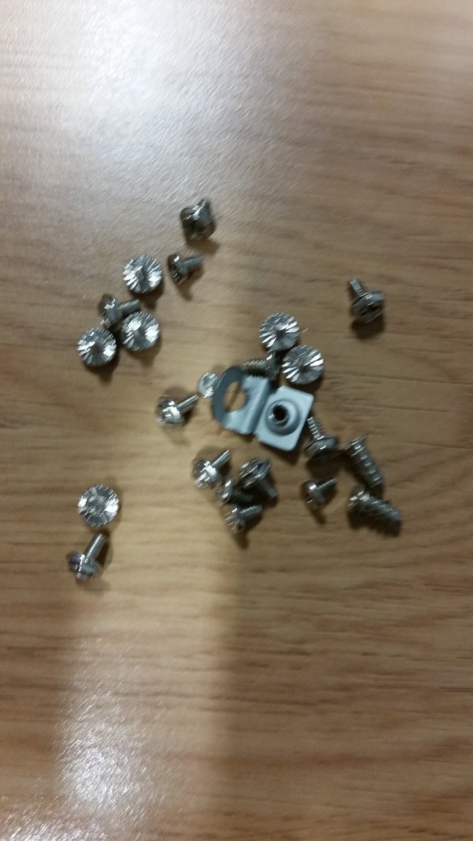 Computing_MrsJ's tweet image. What&apos;s inside ... considerably less than there was before!  🙈 #discover #whatsinside  @KPHS_ICT