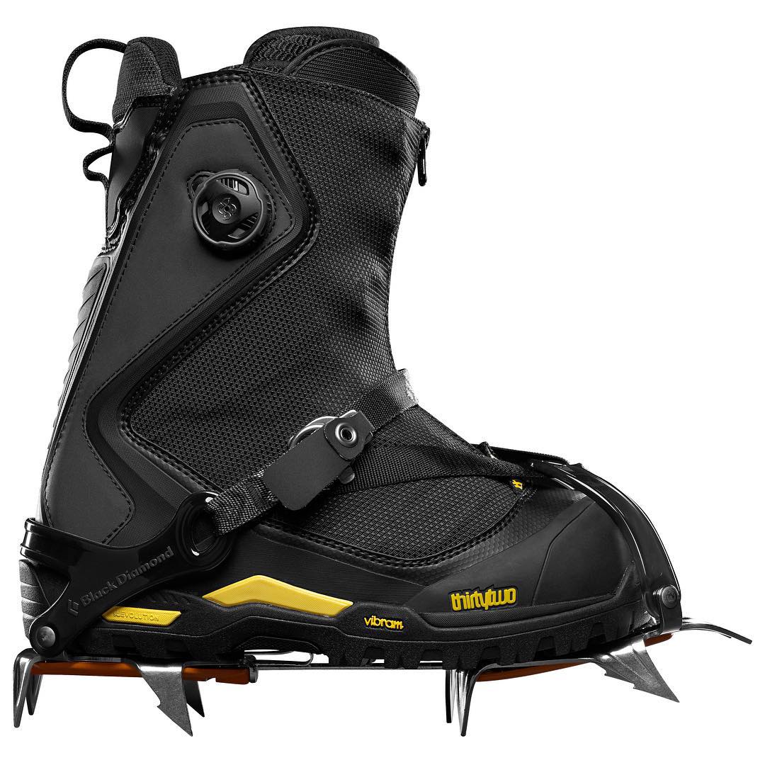 sporty_link's tweet image. Des bottes de snowboard permettant de grimper plus facilement une montagne lorsqu'on fait du splitboard! 📷@thirtytwo
