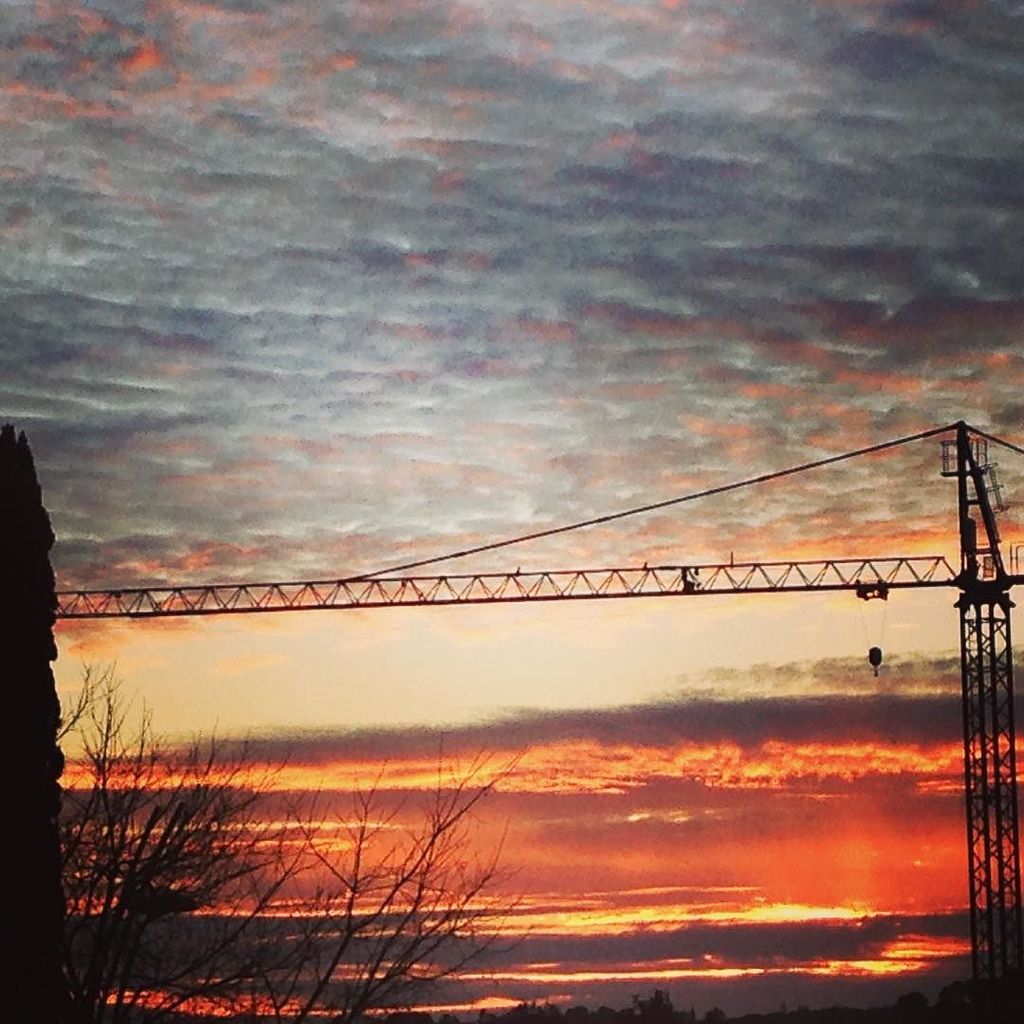 cat_testimo's tweet photo. Bona nit , recuperant una #postadesol d'ahir que avui ha sigut bluemonday i demà serà bluetuesday #sunset #sunset_p… https://t.co/Qaf5yZUnNK