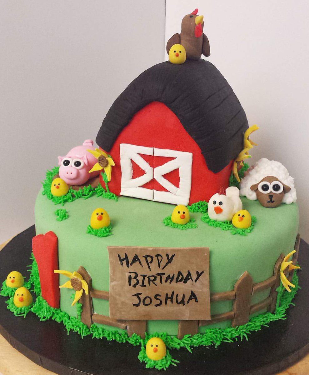 AngelFoodEdible's tweet photo. Happy Monday everyone. Sunday's order = Barnyard Birthday cake. 

#angelfoodedibles  #barnyard #cake #desserts https://t.co/CnTdfYqR8b