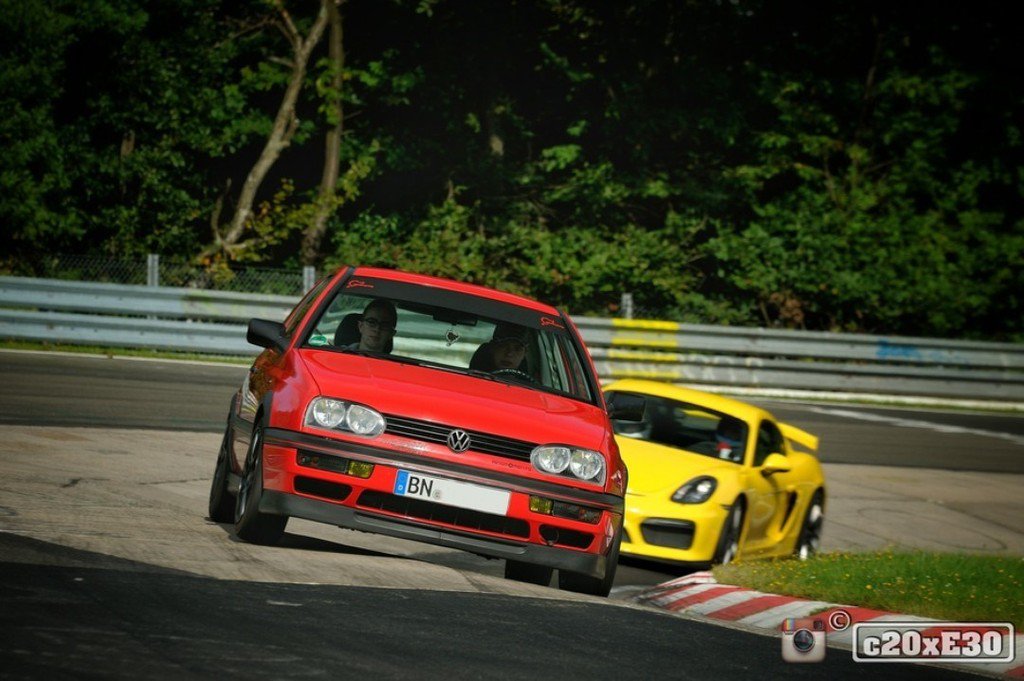 oldcar_photo's tweet photo. Monday = VWday
VW Golf Mk3 at the Ring.
#vw #golfmk3 #golfgti #vwlove #vwgolf #vwlife #golf #car #cars #becauserace… https://t.co/sg3NXef3JS