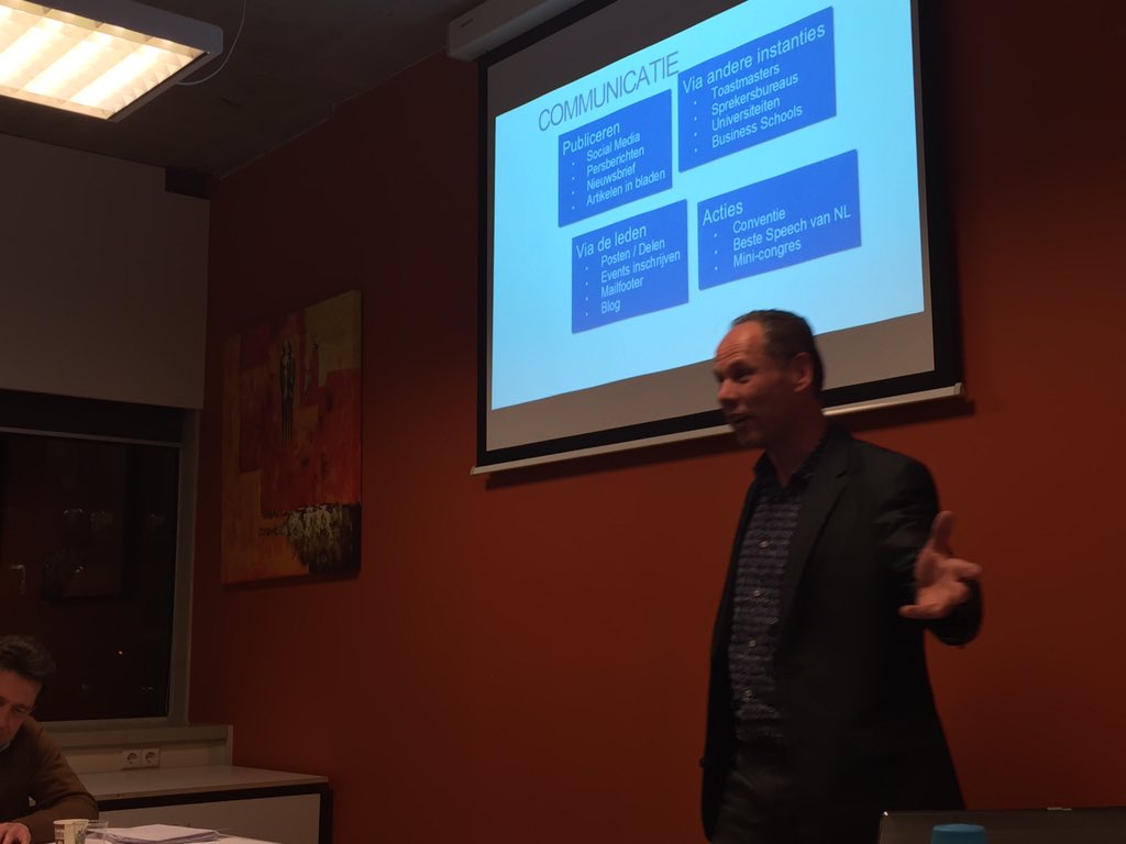 PsaNederland's tweet photo. Erik Mathlener inspireert de #psah leden over communicatie https://t.co/urhzUEmhLo