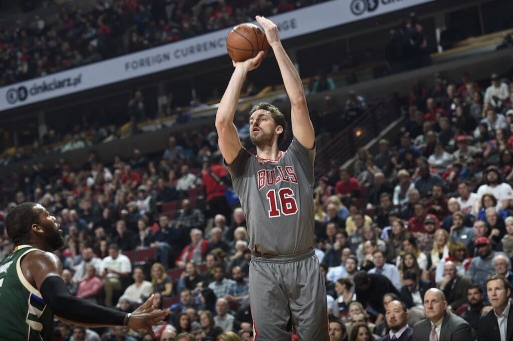 JugadorXIII's tweet photo. ¡Último día para votar! Muy sencillo, 1 RT es 1 voto. Por todo lo que nos ha dado @paugasol!
#NBAVote Pau Gasol. https://t.co/2JtXafMj4H