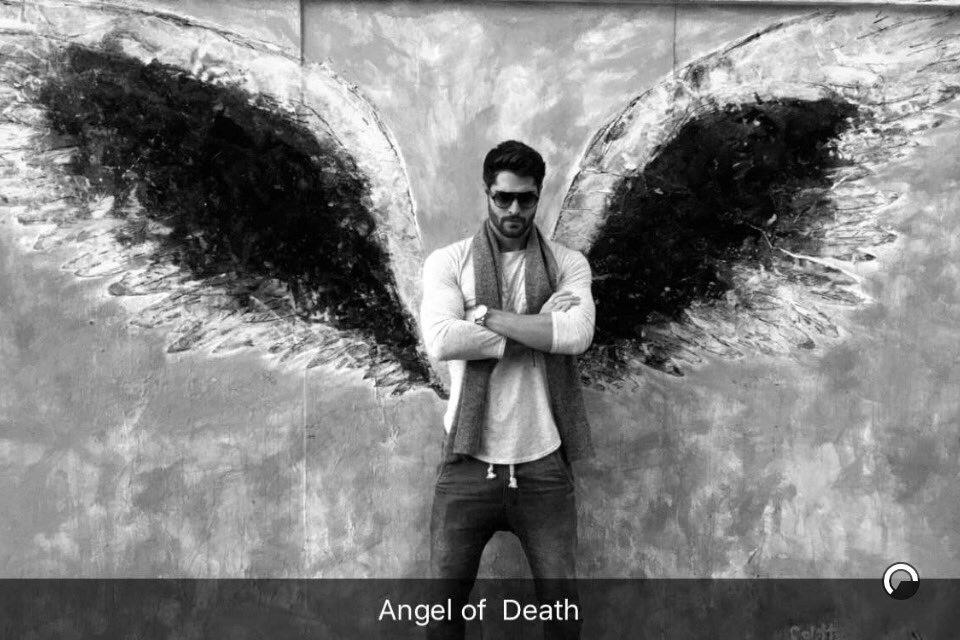 Look. I'm Castiel. (Not)