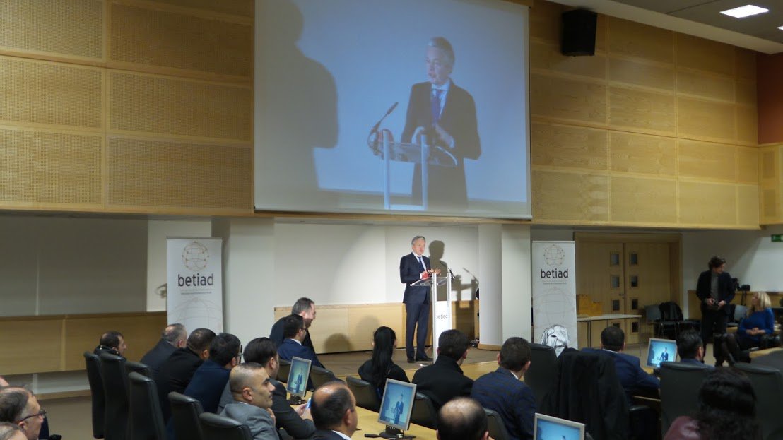 Betiad's tweet photo. Didier Reynders a la parole lors de la conférence Business Beyond Borders -#PalaisdEgmont #Bruxelles #Betiad https://t.co/M3rzckwmtx
