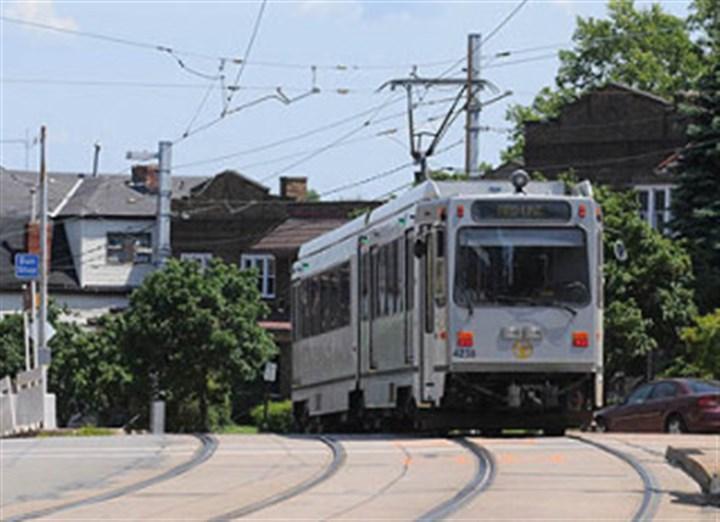 PittsburghPG's tweet image. Red Line work on Beechview rails to disrupt service for six months bit.ly/1RwzOty