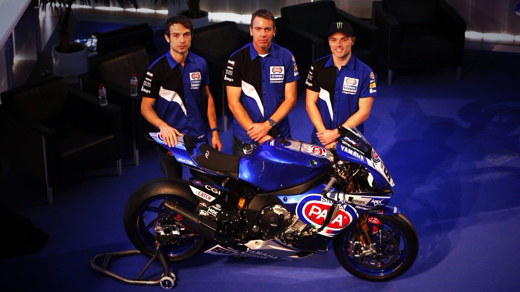 Paul_Denning's tweet photo. Me, 2 v fast riders &amp; a beautiful R1. Thx to all @yamahamotoreu @crescent_racing 4 all the hard work so far #weR1 https://t.co/6FM03uCPWe