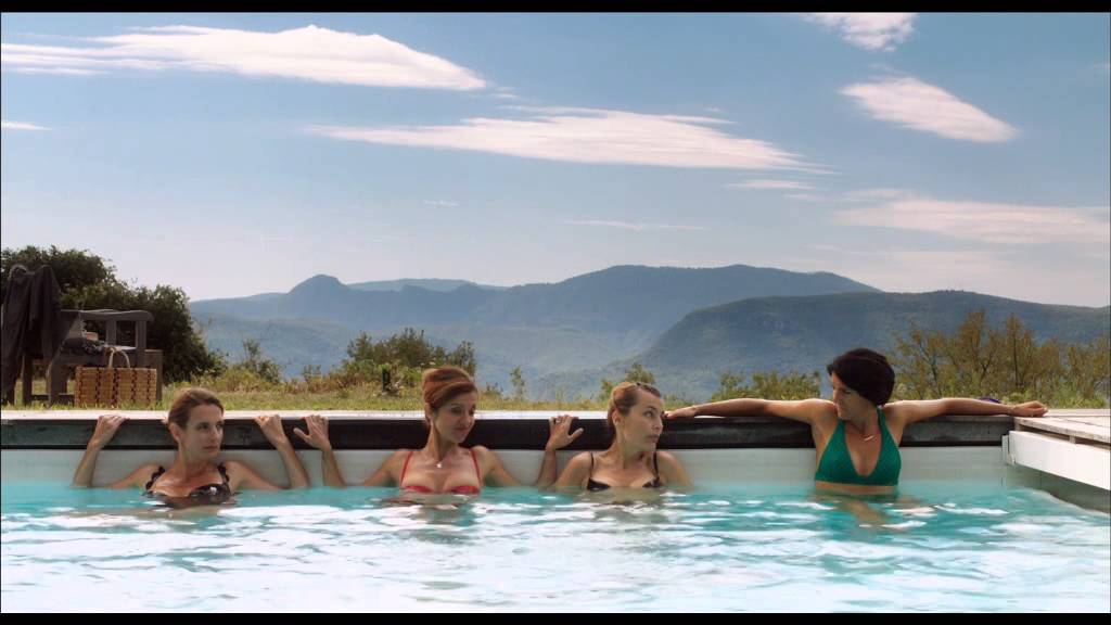 ArcadiaChile's tweet photo. Este jueves estrenamos en @CineElBiografo: #ENTRETRAGOSYAMIGOS. Encuentra el trailer aquí: https://t.co/1pnBJP5Yii https://t.co/2PEtNsaQF1
