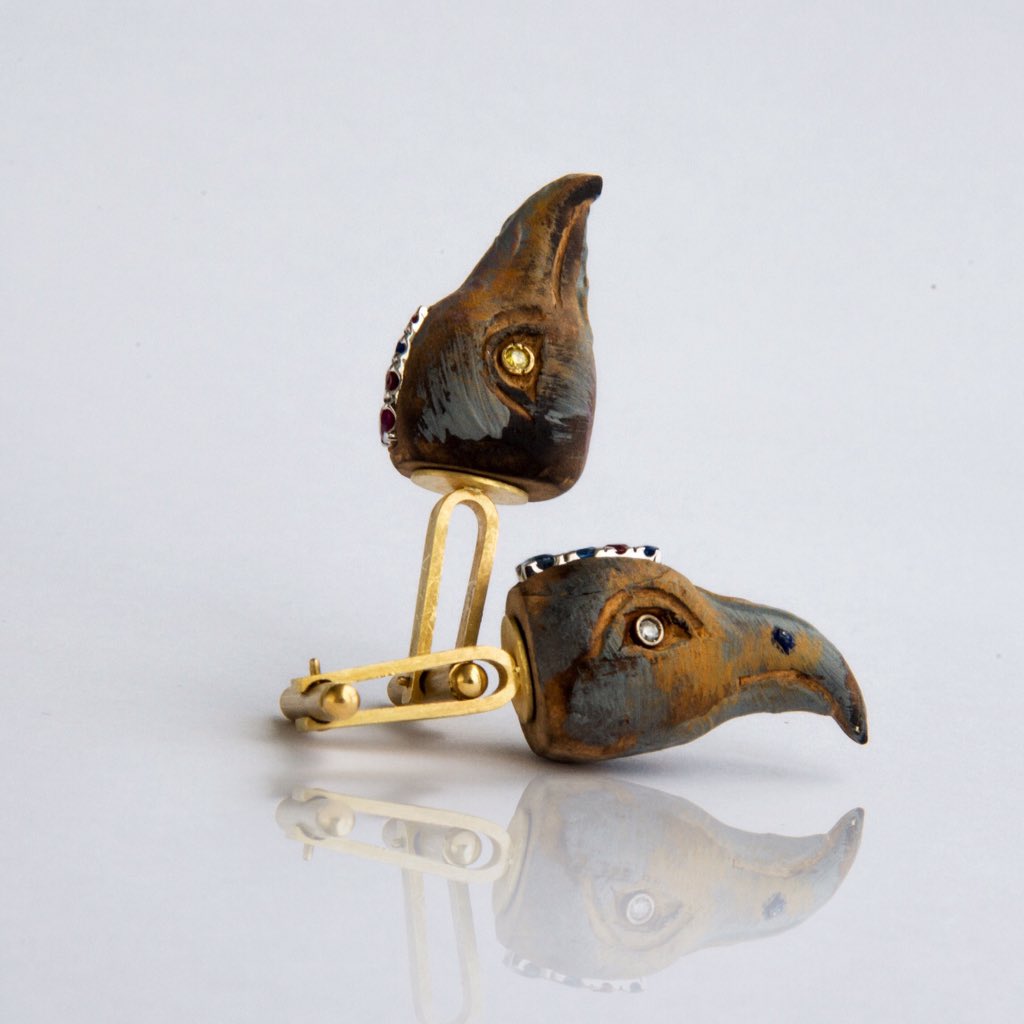 PrTiziana's tweet photo. #ArmandoTanzini Cufflinks from the #TSworld collection #wood #diamonds #1977 #KenyaNewYork https://t.co/SQhJ9dZIhp https://t.co/LOcscTxLOg