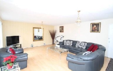 TheBattersaBlog's tweet image. Worth a look at! goo.gl/Jpo1cy -  #battersea #SW8 #property #SW11