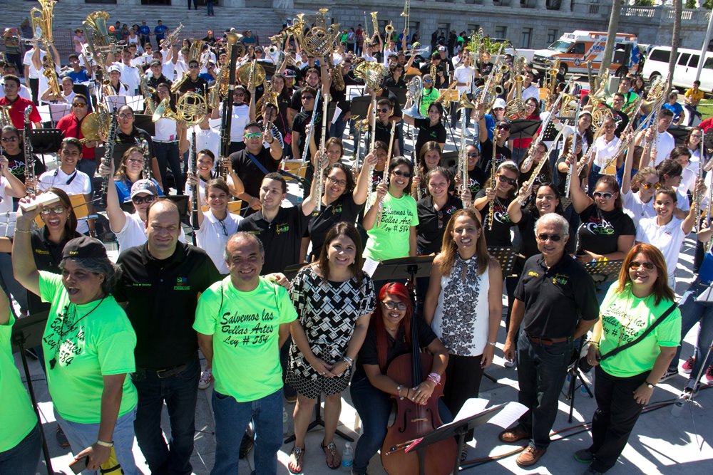rossana_pr's tweet photo. Cerca de 700 estudiantes y maestros del @EDUCACIONPR apoyando el #PS584 de mi autoría #SalvemosLasBellasArtes. RLL https://t.co/UVPyONBXa2
