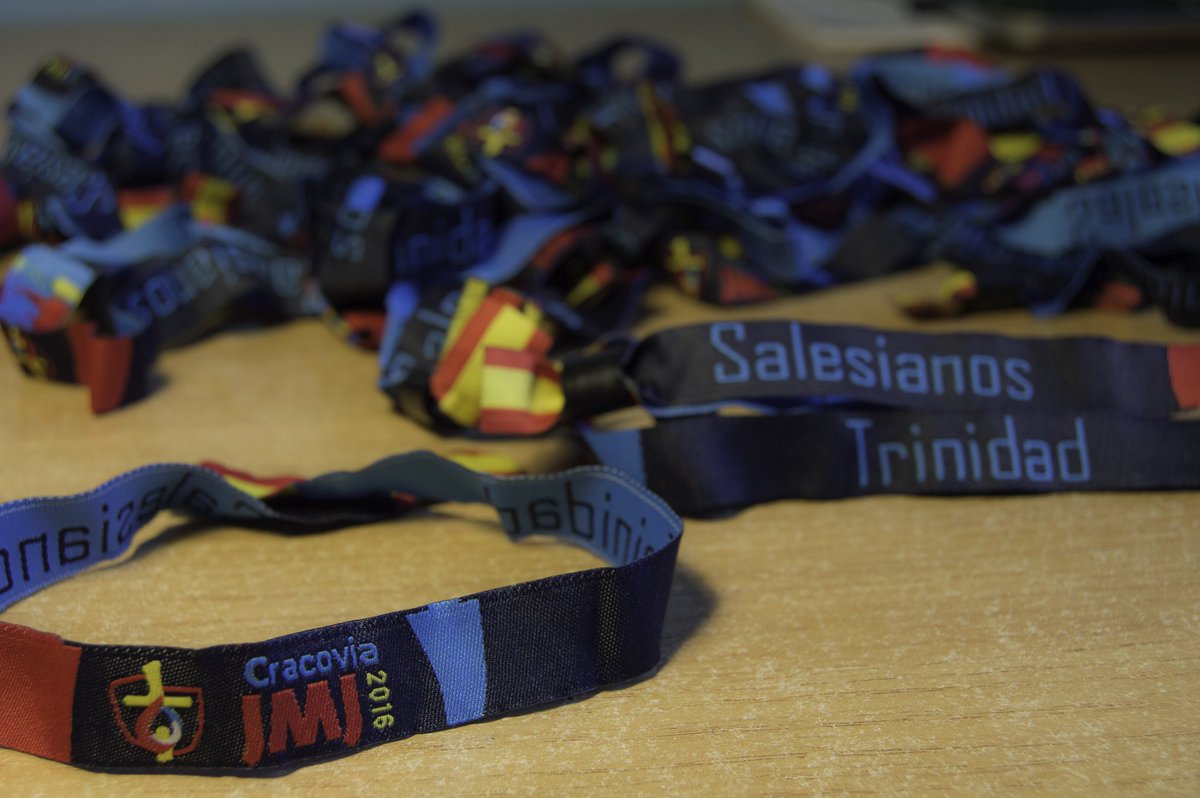 JMJCracTrinidad's tweet photo. Bonita pulsera la realizada con motivo de la JMJ ¡y por tan solo 1€!¡Rápido!  No te quedes sin la tuya https://t.co/DkTEIMR2Dc