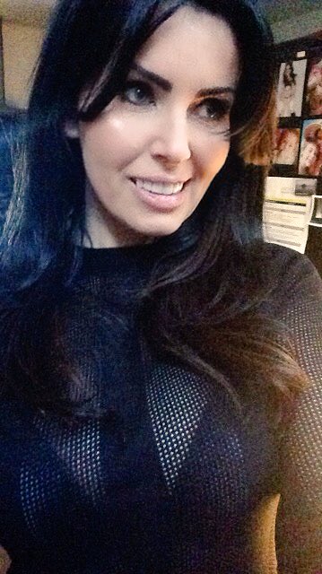 Beat the #mondayblues not the most depressing day for me @empirethesalon @Emmarosiemua #hairmodelling<a href="/tag/mondayblues"class="tags">#mondayblues</a><a href="/tag/hairmodelling"class="tags"><span>#hairmodelling</span></a>