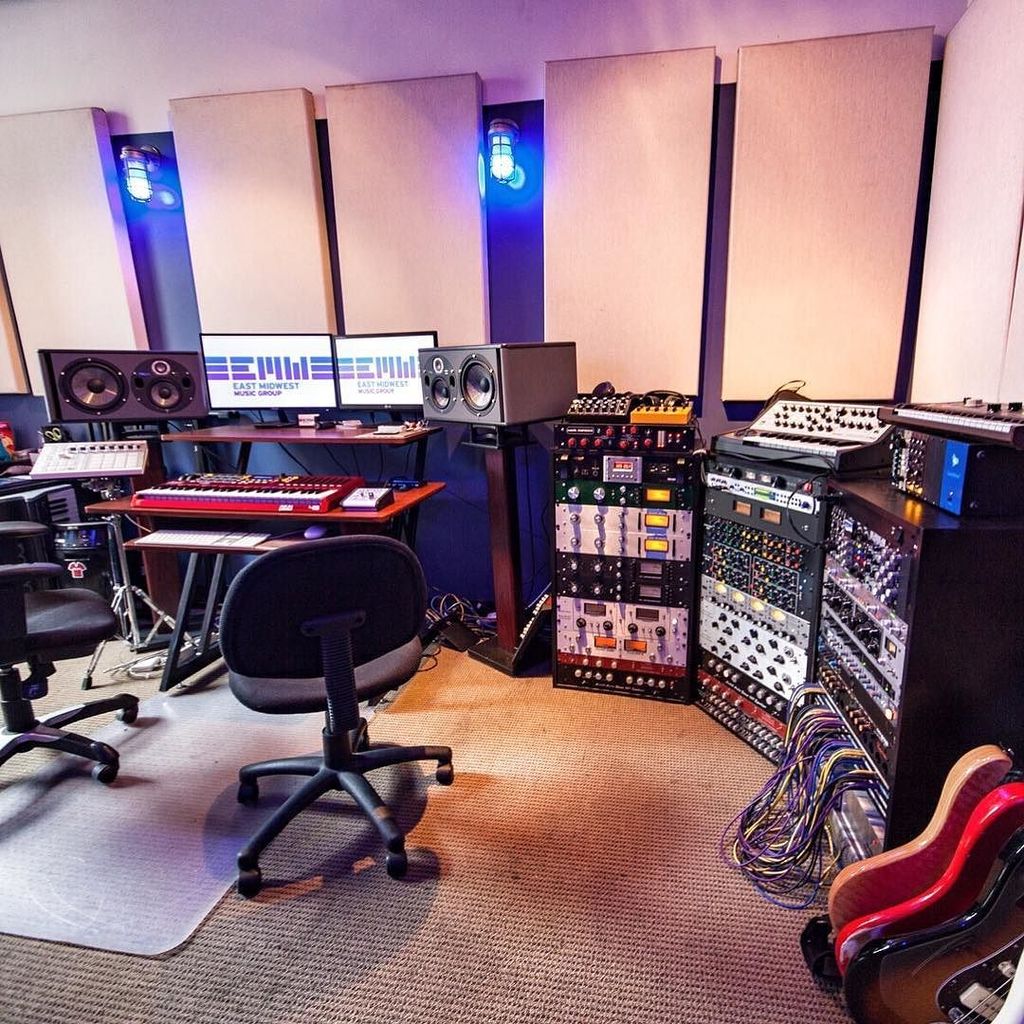 Fresh 📷 of @emwmusicgroup #studio bit.ly/1Jd1fpH