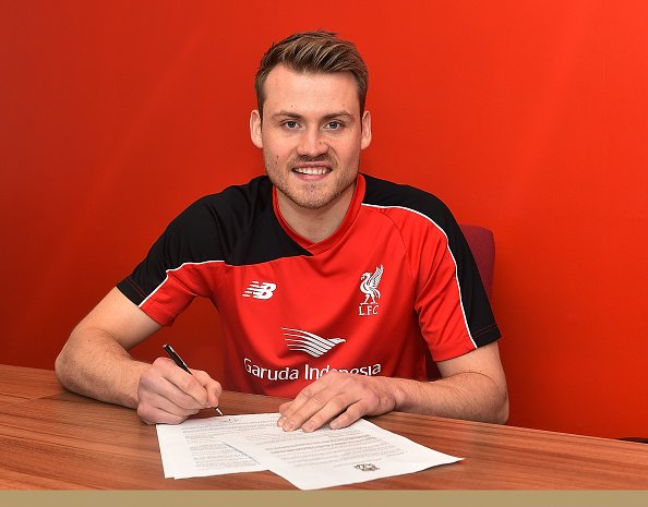 LFCphoto's tweet photo. Signing his new long term contract with #LFC, @SMignolet today! #LiverpoolLean https://t.co/6UvXskP7WF