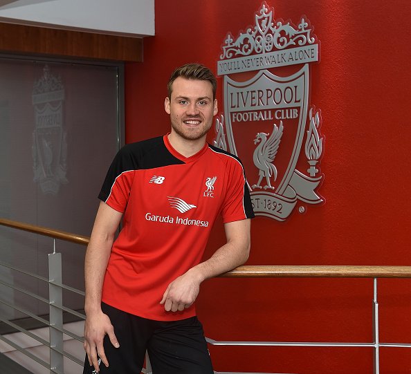 LFCphoto's tweet photo. Signing his new long term contract with #LFC, @SMignolet today! #LiverpoolLean https://t.co/6UvXskP7WF