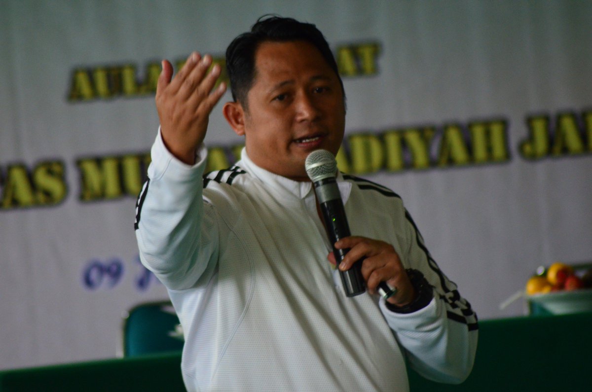 TSPMUMJ's tweet photo. Semiar dan Coaching Clinic Nasional bersama juara dunia Josep Erik, Abas Akbar dan Rony Syaifullah @PencakSilat_INA https://t.co/f36hrrqu3P
