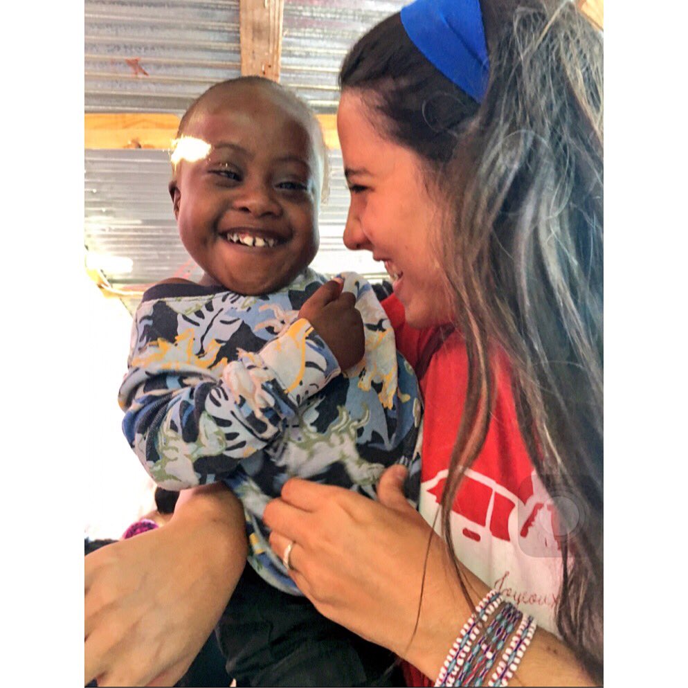 krla_michellee's tweet photo. Love never fails❤️
#GivingLifeHaiti #CreatedToLove https://t.co/VAqozg3YTh
