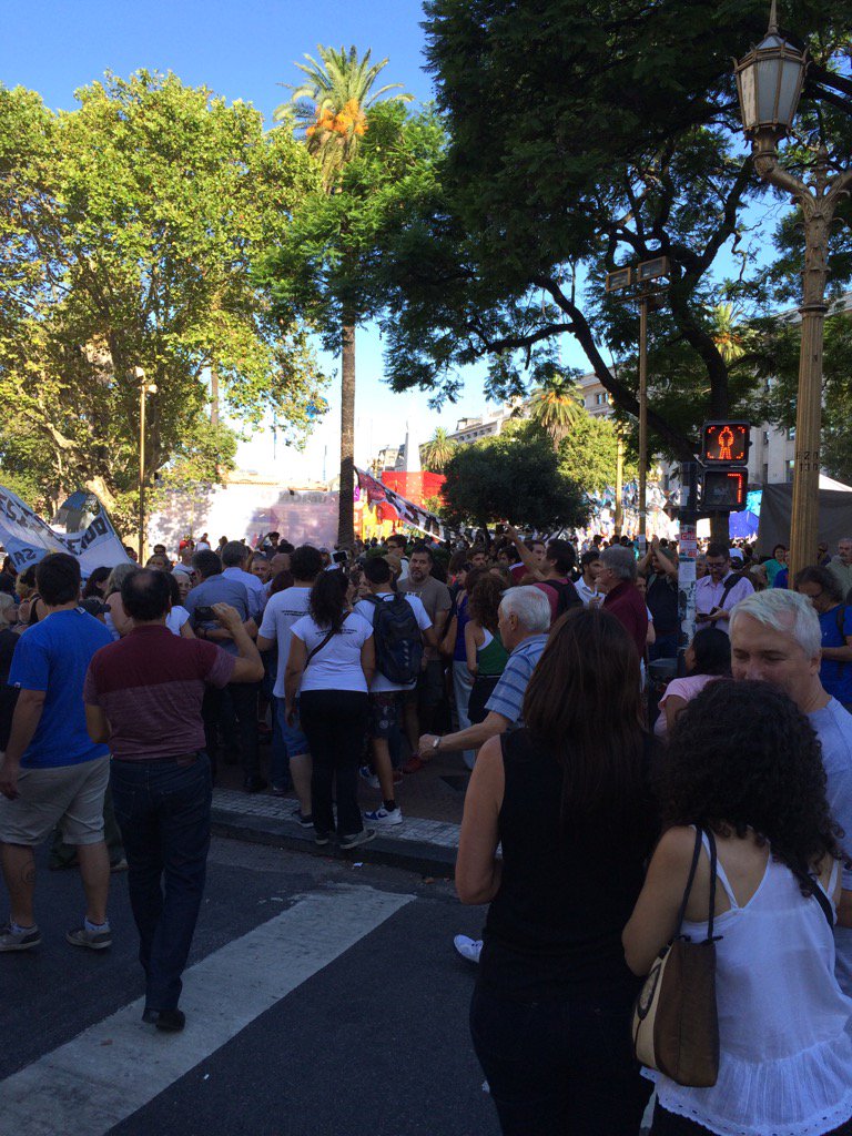 #PlazaDeMayo exigimos la liberación de #MilagrosSala, presa política de #cambiemos.