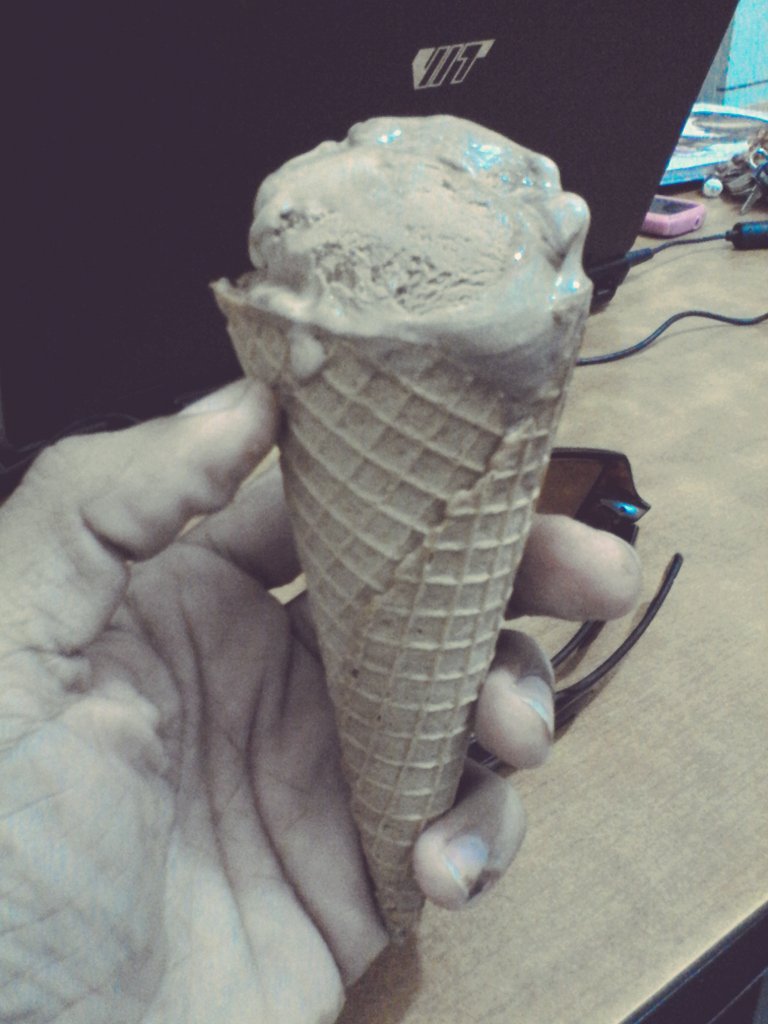 LuisMatorguia's tweet photo. "It's Ice Cream Time" https://t.co/Ew1tOXaxUk