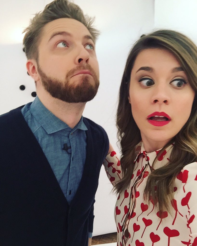 morganhoffman's tweet photo. Trapped in a 3D booth with @AjayFry @Selftraits 📸 #selftrait #selfeh https://t.co/yb0U9dh9H9