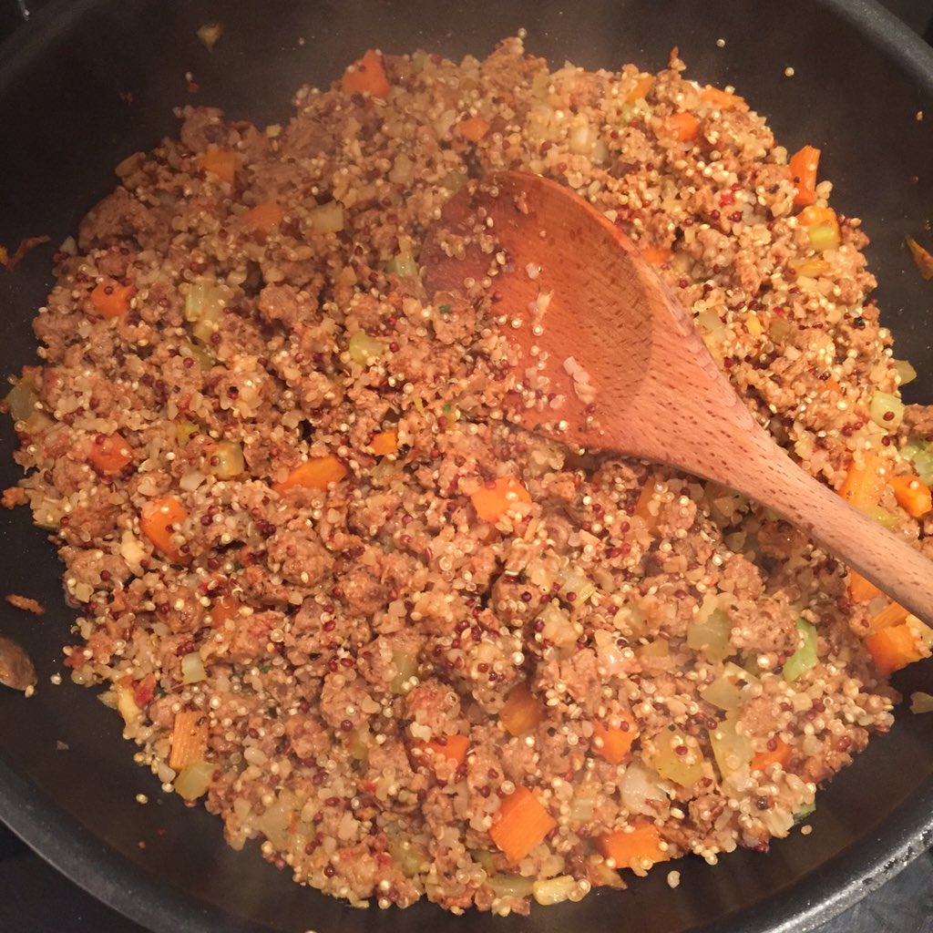 VeggieNI's tweet photo. I'm making a quinoa and Quorn "qottage" pie. https://t.co/7niQujKGl7